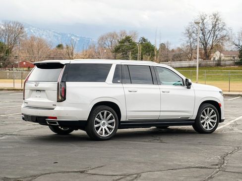 Used 2022 Cadillac Escalade ESV Premium Luxury Platinum w/ Heavy-Duty Trailer Package image 5