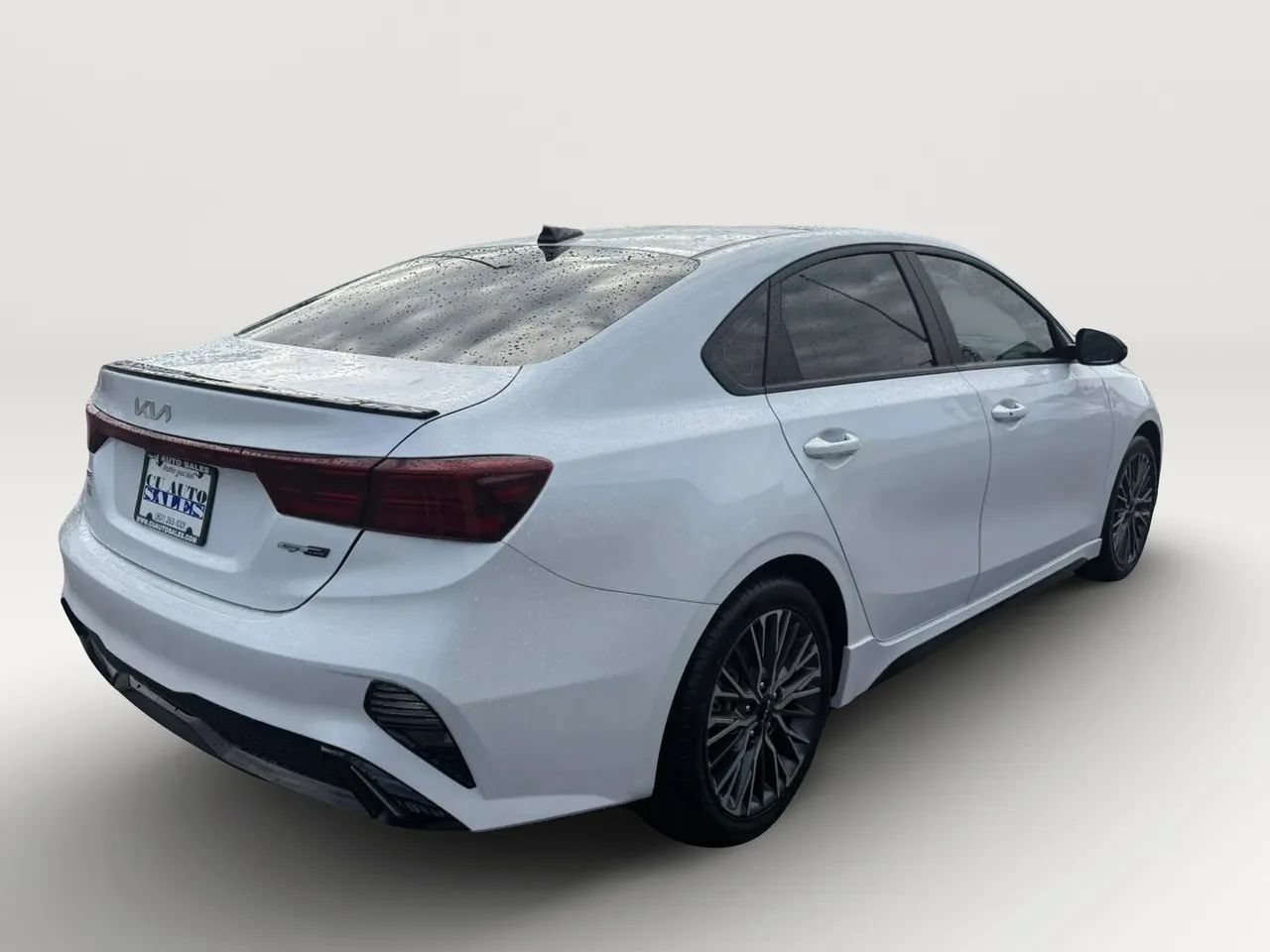 Used 2024 Kia Forte GT-Line FWD image 3