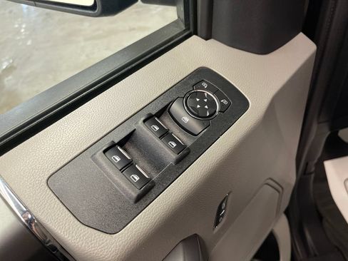 Used 2020 Ford F150 XLT w/ Equipment Group 302A Luxury AWD/4WD image 16