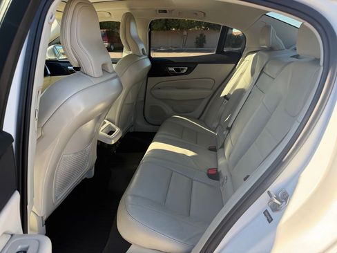 Used 2021 Volvo S60 T5 Momentum w/ Premium Package image 22