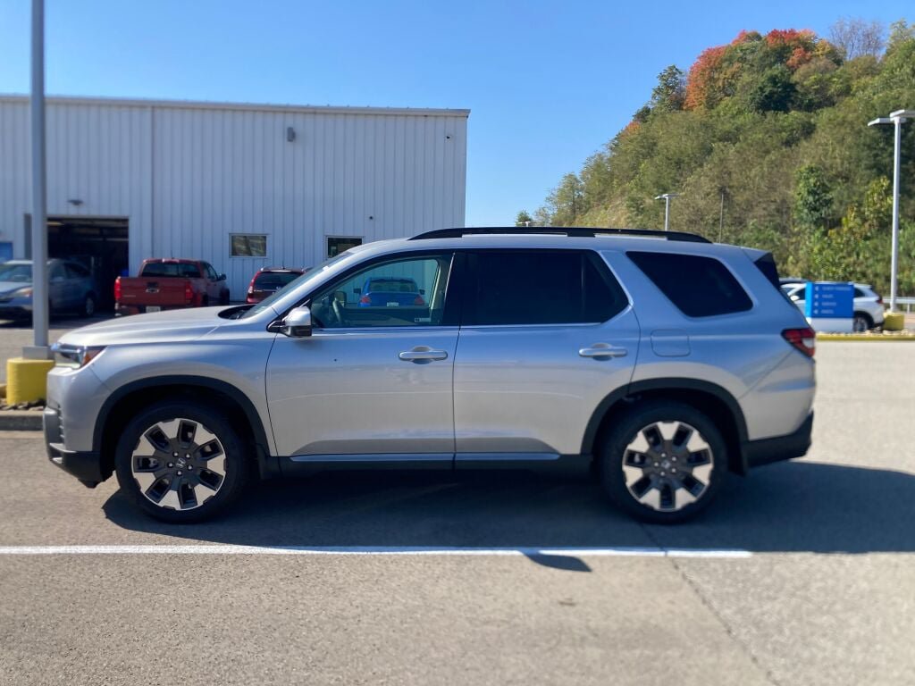 New 2026 Honda Pilot Elite image 3
