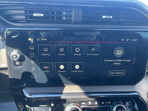 Used 2023 GMC Sierra 1500 AT4 w/ Technology Package image 18