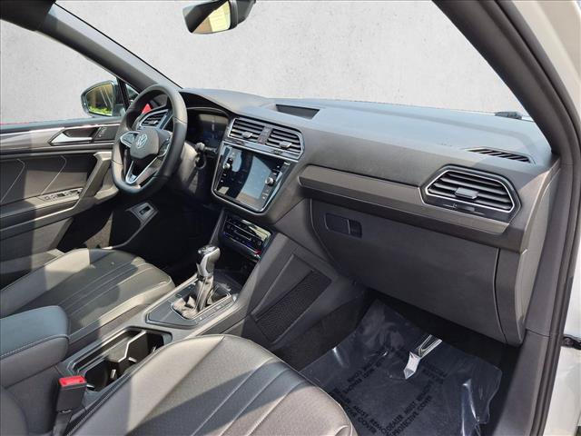 Used 2024 Volkswagen Tiguan SE R-Line FWD image 23
