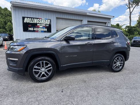 Used 2018 Jeep Compass Latitude w/ Cold Weather Group AWD/4WD image 1