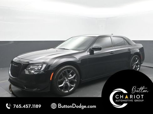 Used 2022 Chrysler 300 Touring w/ Sport Appearance Package RWD image 1