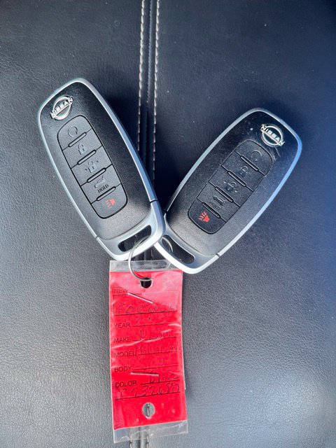 Used 2025 Nissan Pathfinder SV FWD image 30