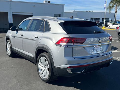 Used 2022 Volkswagen Atlas Cross Sport SE image 9