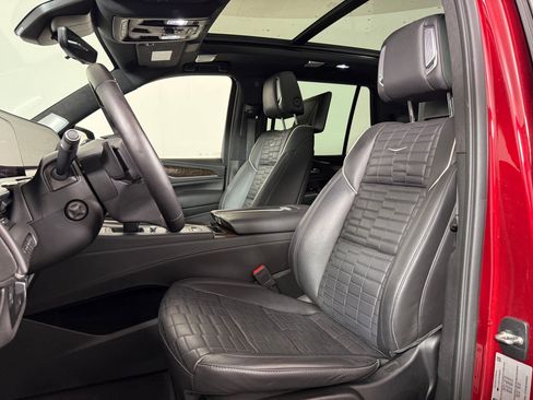 Used 2023 Cadillac Escalade Sport Platinum w/ LPO, ONYX Package AWD/4WD image 5
