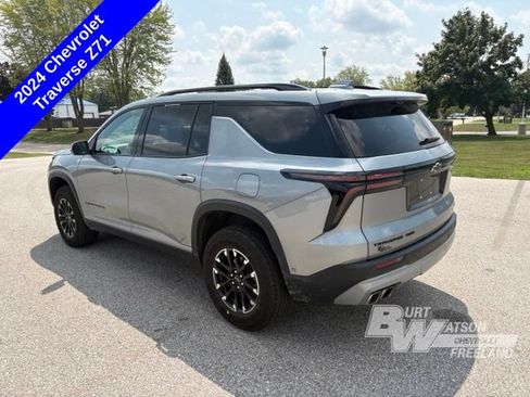 Used 2024 Chevrolet Traverse Z71 w/ Enhanced Driving Package AWD/4WD image 4