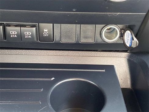 Used 2020 Toyota Tundra Limited image 27
