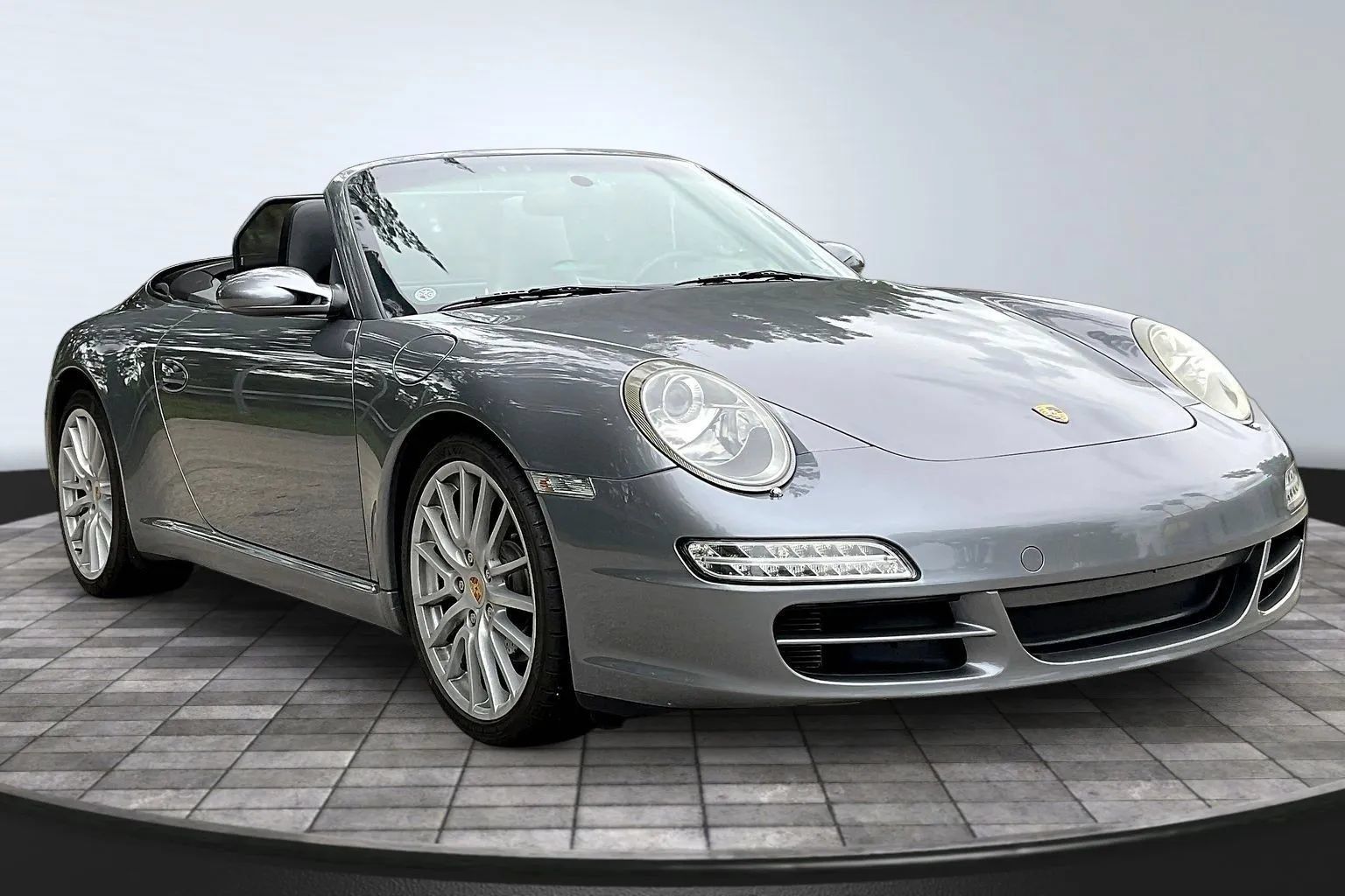 Used 2006 Porsche 911 Carrera RWD image 3