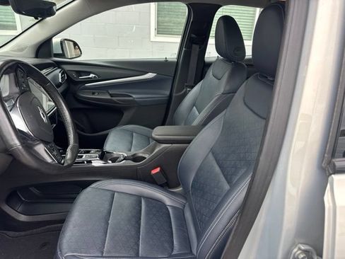 Used 2022 Chevrolet Bolt EUV Premier w/ Launch Edition FWD image 9