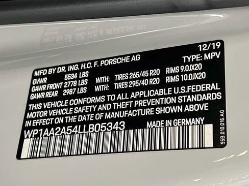 Certified 2020 Porsche Macan AWD/4WD image 35