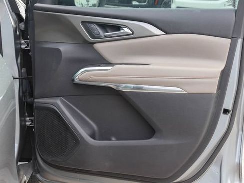 Used 2024 Chevrolet Traverse LT FWD image 15