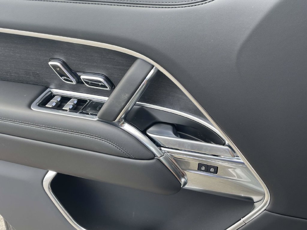 New 2026 Land Rover Range Rover SE AWD/4WD image 32