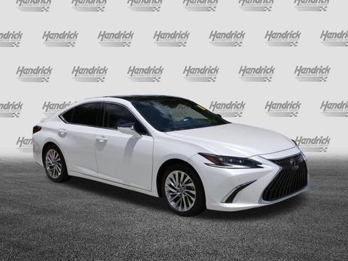 Used 2022 Lexus ES 350 Ultra Luxury w/ Accessory Package 2 FWD image 2