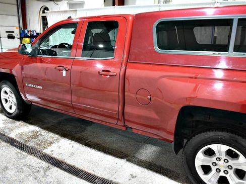 Used 2018 Chevrolet Silverado 1500 LT w/ All Star Edition image 32