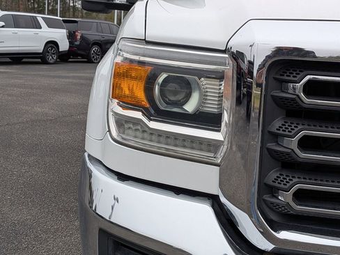 Used 2019 GMC Sierra 2500 Base w/ LPO, Essentials Package image 12