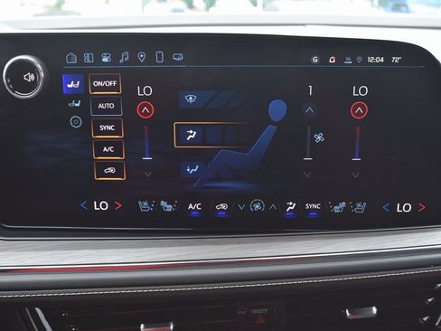 New 2025 Chevrolet Suburban Premier image 23