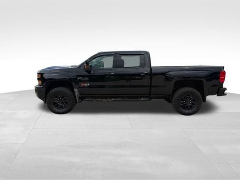 Used 2018 Chevrolet Silverado 2500 LTZ w/ Midnight Edition AWD/4WD image 6