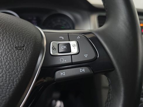 Used 2017 Volkswagen Golf SE image 20