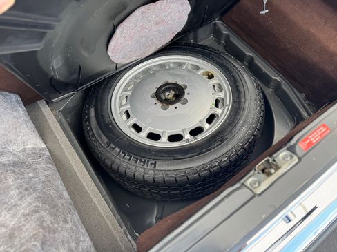 Used 1988 Mercedes-Benz 560 SL image 43