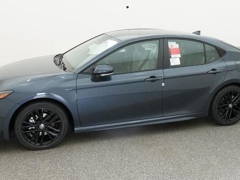 New 2026 Toyota Camry SE FWD image 2