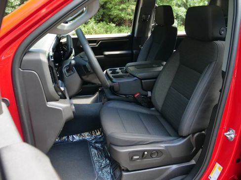 Used 2025 Chevrolet Silverado 1500 LT AWD/4WD image 3