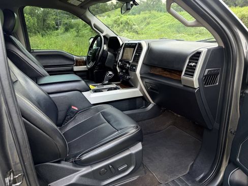 Used 2020 Ford F150 Lariat RWD image 17