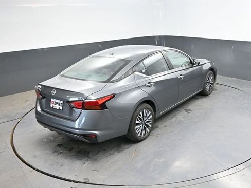 Used 2024 Nissan Altima 2.5 SV AWD/4WD image 31