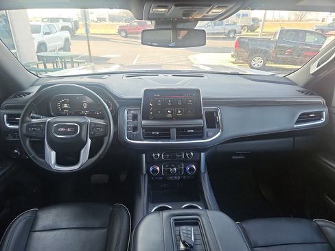 Used 2023 GMC Yukon SLT image 6
