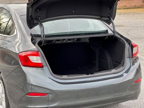 Used 2018 Chevrolet Cruze LT w/ Convenience Package image 44