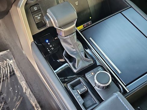 Certified 2026 Toyota Tundra Platinum AWD/4WD image 18