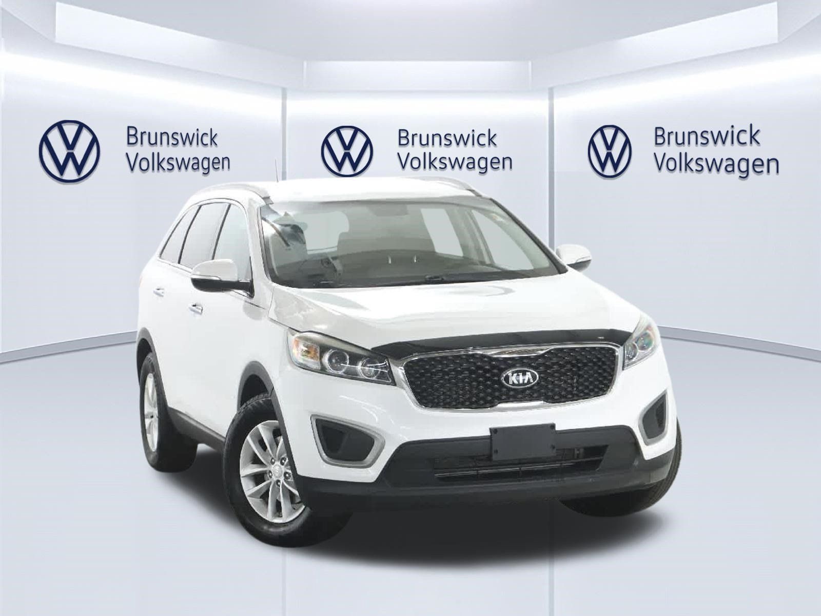 Used 2017 Kia Sorento FWD image 2