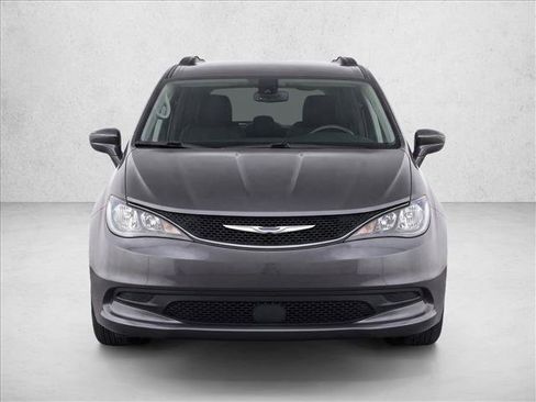 Used 2021 Chrysler Voyager Lxi FWD image 2