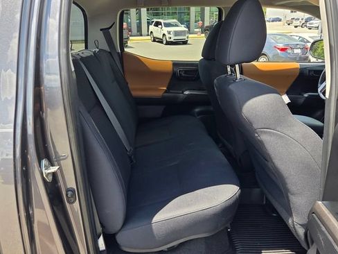 Used 2019 Toyota Tacoma SR5 RWD image 14
