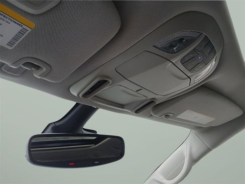 Used 2023 Chrysler Pacifica Limited image 24