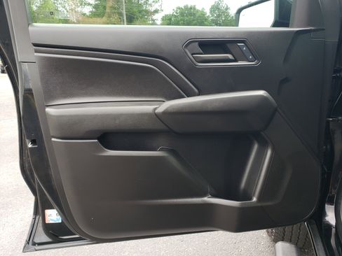 Used 2024 Chevrolet Colorado Trail Boss w/ Technology Package AWD/4WD image 11