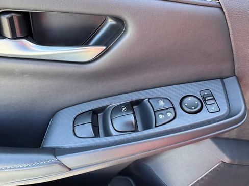 Used 2025 Nissan Sentra SV w/ All-Weather Package FWD image 15