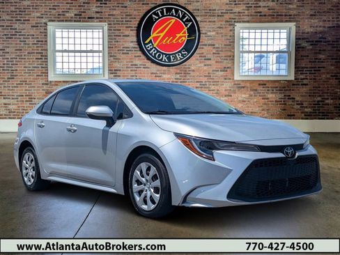 Used 2021 Toyota Corolla LE FWD image 1