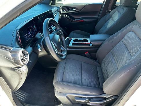 Used 2025 Chevrolet Equinox LT image 9