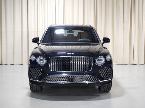 New 2026 Bentley Bentayga AWD/4WD image 11