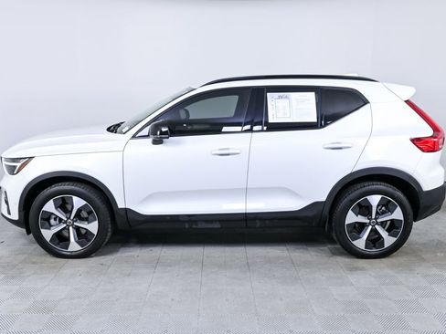 Certified 2025 Volvo XC40 B5 Plus w/ Protection Package Premier image 2