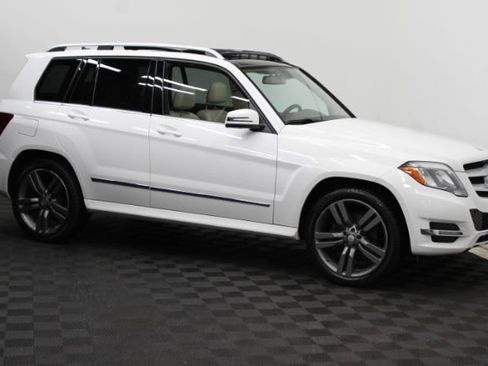 Used 2014 Mercedes-Benz GLK 350 4MATIC image 3