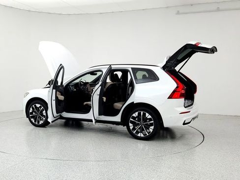 New 2026 Volvo XC60 B5 Plus w/ Climate Package image 12