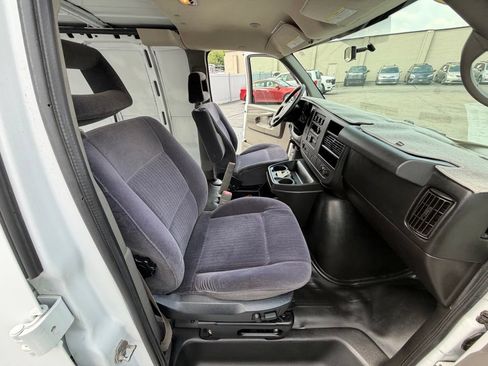 Used 2014 Chevrolet Express 2500 Extended RWD image 37