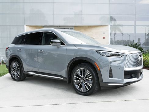 Certified 2026 INFINITI QX60 Luxe w/ Cargo Package FWD image 2