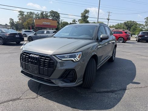 Used 2025 Audi Q3 2.0T Premium w/ Convenience Package AWD/4WD image 2