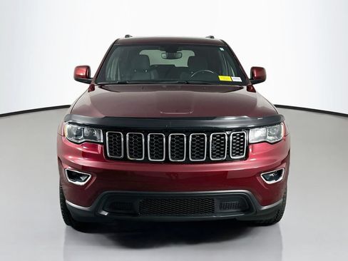Used 2019 Jeep Grand Cherokee Laredo w/ 18" Wheel & 8.4" Radio Group AWD/4WD image 2