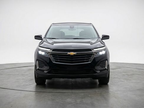 Used 2025 Chevrolet Equinox LT image 2